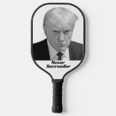 Trump geeft zich nooit over pickleball paddle (Achterkant)