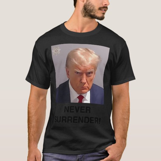 Trump geeft zich nooit over t-shirt (Voorkant)
