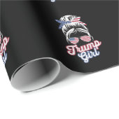 Trump Girl Messy Bun Amerikaanse vlag Cadeaupapier (Rol Hoek)