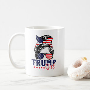 Trump Girl Messy Bun Trump 2024 Verkiezingen Koffiemok