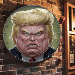 TRUMP Grappig Dartboard met een Presidentieel Doel Dartbord<br><div class="desc">Afbeelding van Donald Trump Dart Board. Dit humoristische dartboard is voorzien van een karikatuur van een voormalig president,  ideaal voor een spelavond met vrienden of om een vleugje gril toe te voegen aan uw speelkamer.</div>