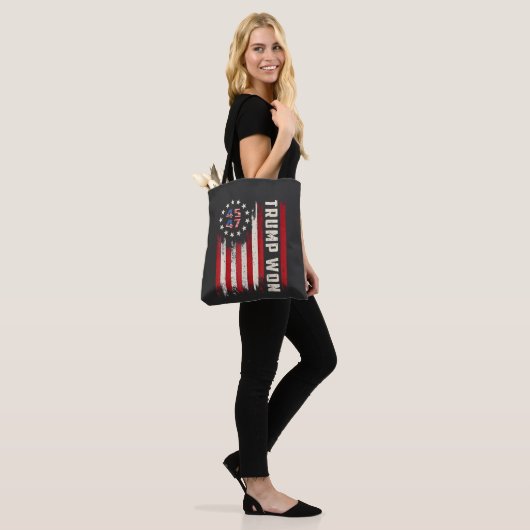 Trump heeft de inauguratie van de Amerikaanse vlag Tote Bag (Op model)