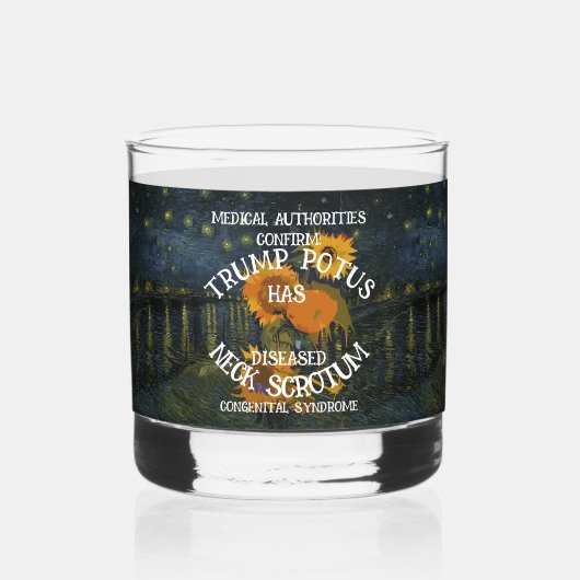 TRUMP HEEFT NEKSCROTUMSYNDROOM WHISKY GLAS (Voorkant)