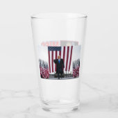 Trump Hugging the Flag Glas (Achterkant)