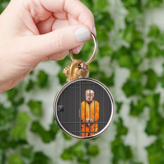 Trump in Jail Round Sleutelhanger (Hand)