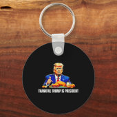Trump is blij met President Thanksgiving Sleutelhanger (Voorkant)