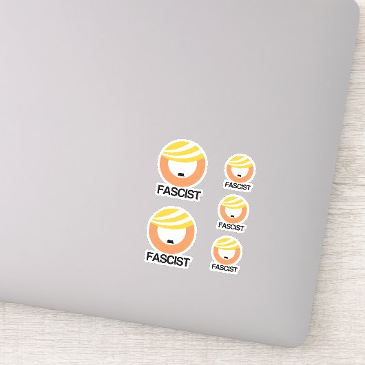 Trump is een fascist sticker (Detail)