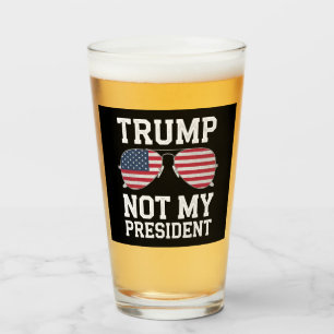 Trump is niet mijn President tegen Trump Glas