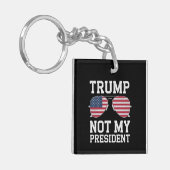 Trump is niet mijn President tegen Trump Sleutelhanger (Voorkant Links)