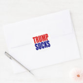 "TRUMP IS WAARDELOOS" RONDE STICKER (Envelop)
