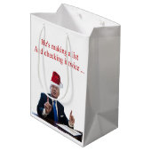 Trump Kerstmis: Hij maakt een lijst Medium Cadeauzakje (Achterkant Gekanteld)