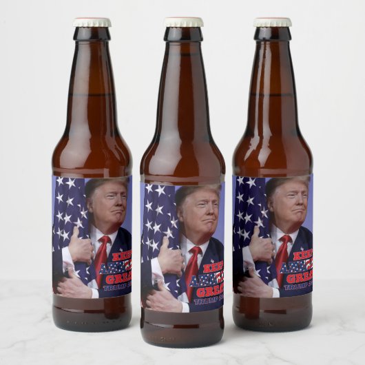 Trump knuffelen de vlag - Trump 2020 Bier Etiket (Flessen)
