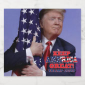 Trump knuffelen de vlag - Trump 2020 Bier Etiket (Enkel label)
