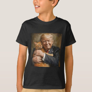 Trump knuffelt een Oranje kat 2024 T-shirt