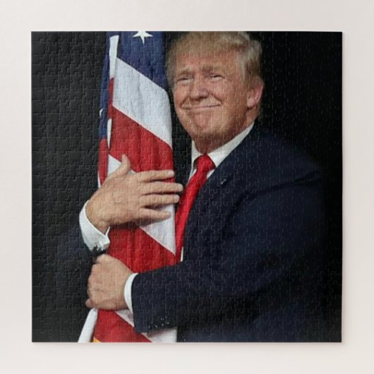 Trump knuffelt met de Amerikaanse vlag Legpuzzel (Verticaal)