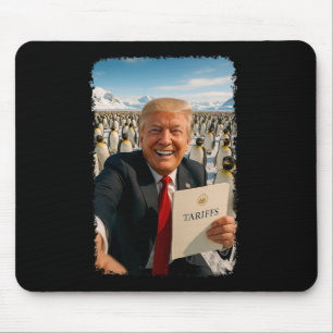 Trump legt tarief op voor pinguïn ironische politi muismat