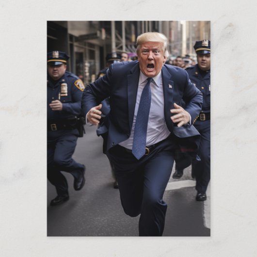 Trump loopt van de grappige politie briefkaart (Voorkant)
