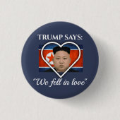 Trump Loves Kim Jong Un Ronde Button 3,2 Cm (Voorkant)