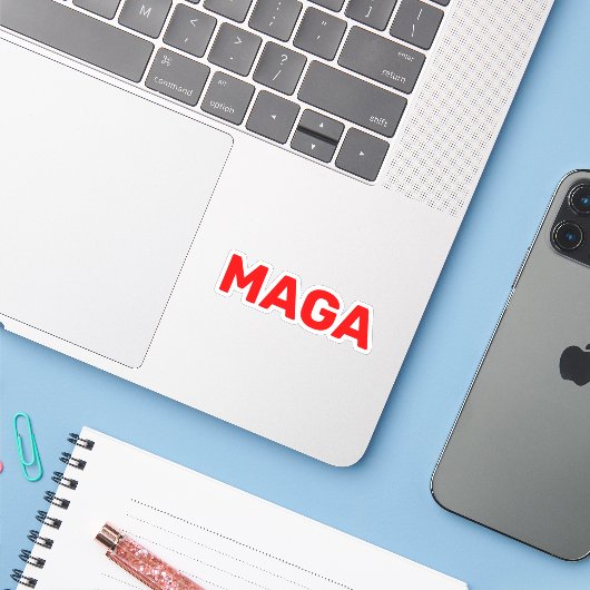 Trump Maga 2024 Sticker (Laptop met iPhone)