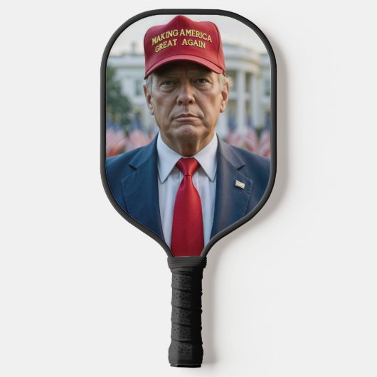 Trump met het rode MAGA-Pet Pickleball Paddle (Achterkant)
