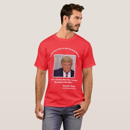 Trump Mok - in de weg (rood) T-shirt (Voorkant volledig)