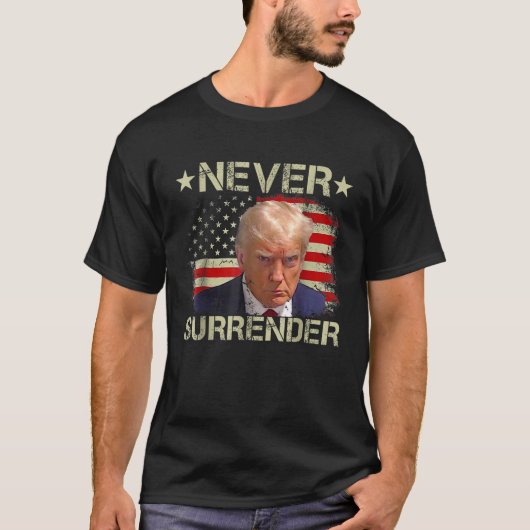 Trump Mok Shot Never Surrender Pro Trump American T-shirt (Voorkant)