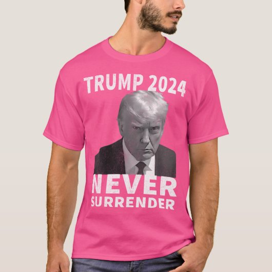 Trump Mok Shot - Never Surrender - Trump 2024 T-shirt (Voorkant)