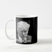 Trump Mok Shot - nog steeds winnend Shirt (Links)