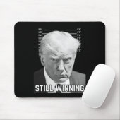 Trump Mok Shot - nog steeds winnend Shirt Muismat (Met muis)