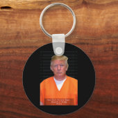 Trump Mok Shot Range Jumpsuit Parodie Achter Bars Sleutelhanger (Voorkant)
