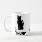 Trump mokken met zwarte kat (Links)