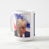 Trump Mug Shot, arrestcommentaar 24 augustus 2023 Koffiemok (Voorkant links)