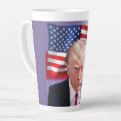 Trump Officiële Mok Shot met American Flag (Linkerhoek)