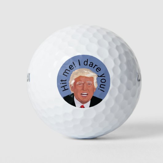 Trump personaliseert golfballen (Voorkant)
