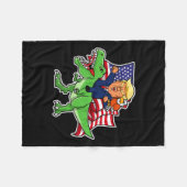 Trump rijdt op dinosaurus Trex Funny Merica Patrio Fleece Deken (Voorkant (Horizontaal))