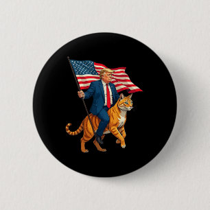 Trump rijdt op kat met Amerikaanse vlag Ronde Button 5,7 Cm
