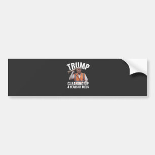 Trump ruimt 4 jaar rommel op Afvalbak Bumpersticker