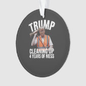 Trump ruimt 4 jaar rommel op Afvalbak Ornament (voorkant)