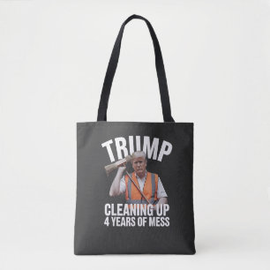 Trump ruimt 4 jaar rommel vuilnisbak op tote bag