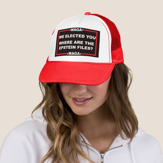 Trump Trucker Hat Trucker Pet (In situ)
