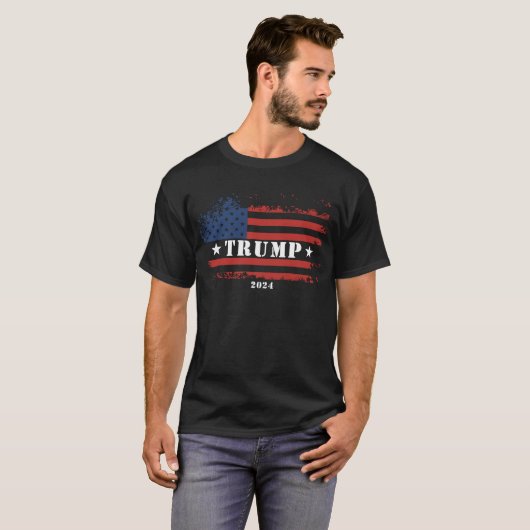 Trump verontruste vlag Basic Donker T-shirt (Voorkant volledig)