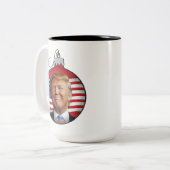 Trump voor Kerstmis Tweekleurige Koffiemok (Voorkant links)