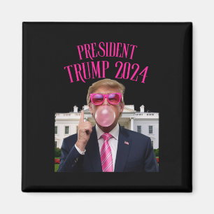 Trump Wint 2025 President Trump Blaast Bubble Gum  Magneet