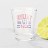 Trump wint opnieuw in 2024 shot glas (Achterkant)