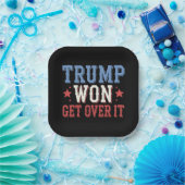 Trump won het in 2024 papieren bordje (Feest)