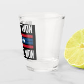 Trump won We All Won 2024 Amerikaanse vlag Trump w Shot Glas (Rechts)