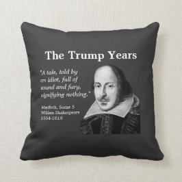 Trump Years, Shakespeare, donkergrijs Kussen