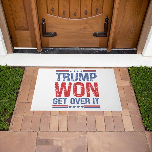 Trump zal er overheen komen deurmat (Buiten)