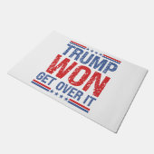 Trump zal er overheen komen deurmat (Schuin)