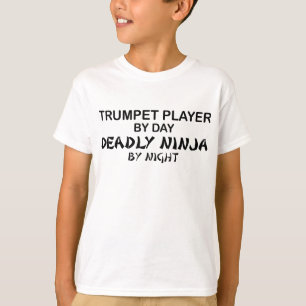 Trumpet Deadly Ninja bij nacht T-shirt